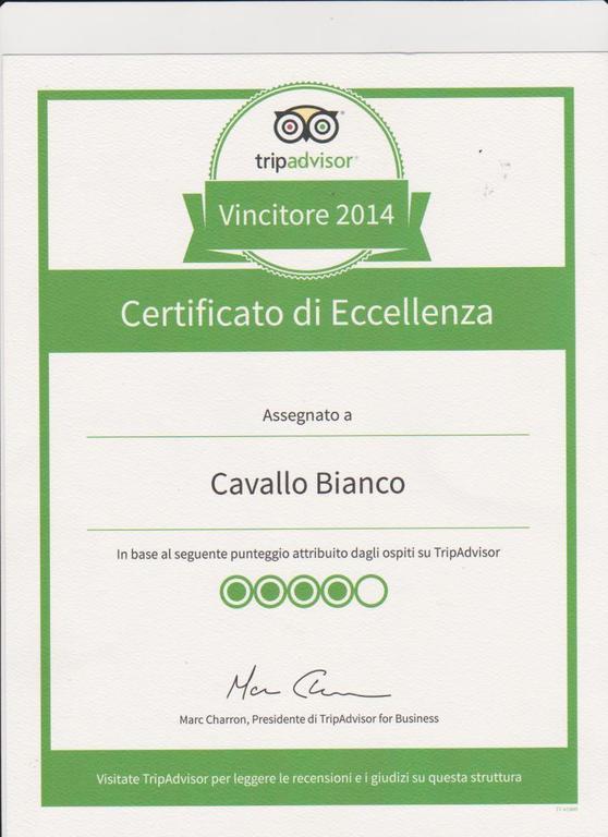 Cavallo Bianco Novara Esterno foto